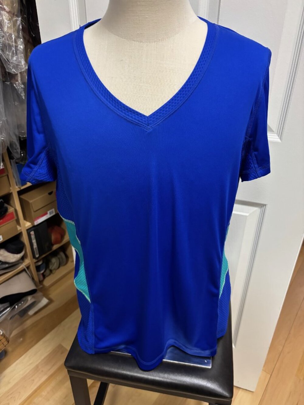 Royal blue & green Vneck drytek workout top